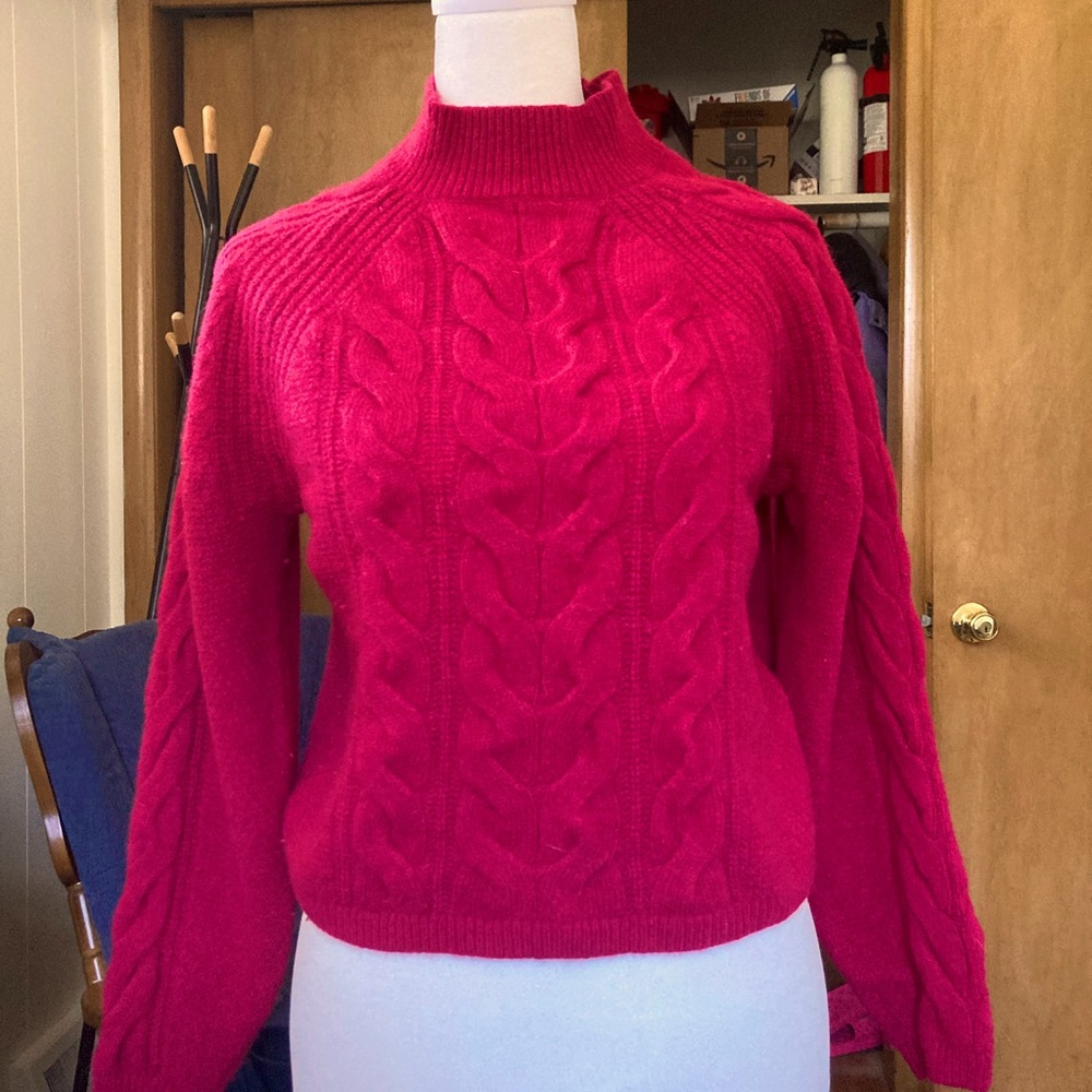Banana Republic, Italian Wool cable knitted turtleneck sweater, size S